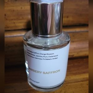 Dossier Ambery Saffron